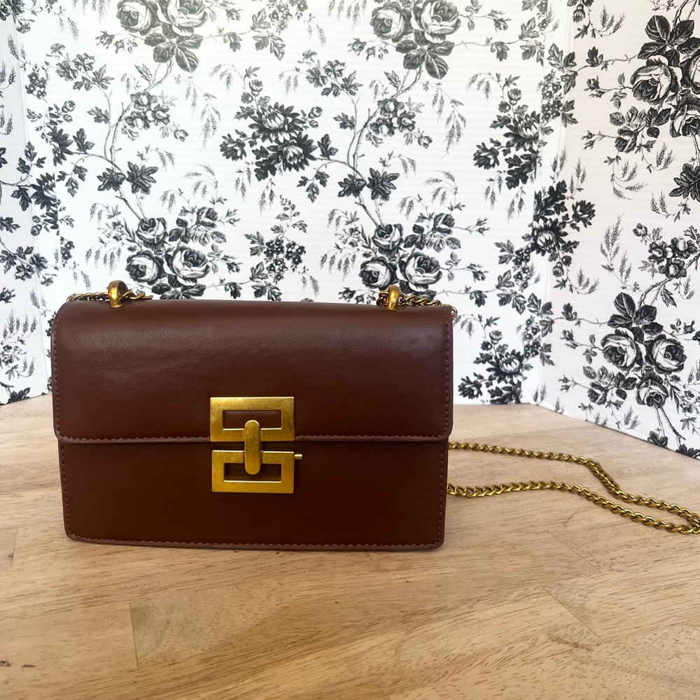 Brown Chain Crossbody Gold Hardware Unbranded Vegan Leather Envelope Bag